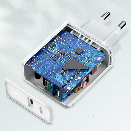Зарядное устройство сетевое c USB и Type-C входами 36W Ugreen CD170 (быстрая зарядка QC 3.0, PD 3.0) белое