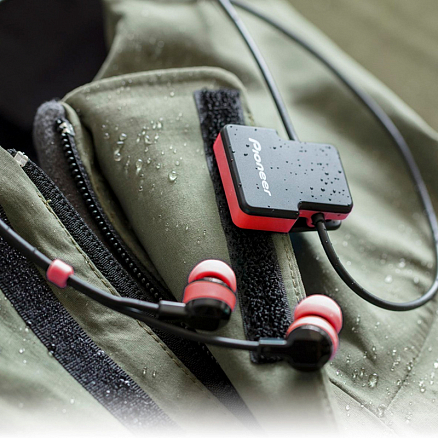 Наушники беспроводные Bluetooth Pioneer SE-CL5BT вакуумные с микрофоном для спорта черно-красные