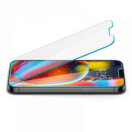 Защитное стекло для iPhone 13, 13 Pro, 14 на экран Spigen Glas.TR Slim HD прозрачное