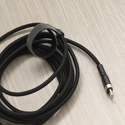 Кабель USB - Lightning для зарядки iPhone 2 м 1.5A плетеный Baseus Kevlar черно-золотистый